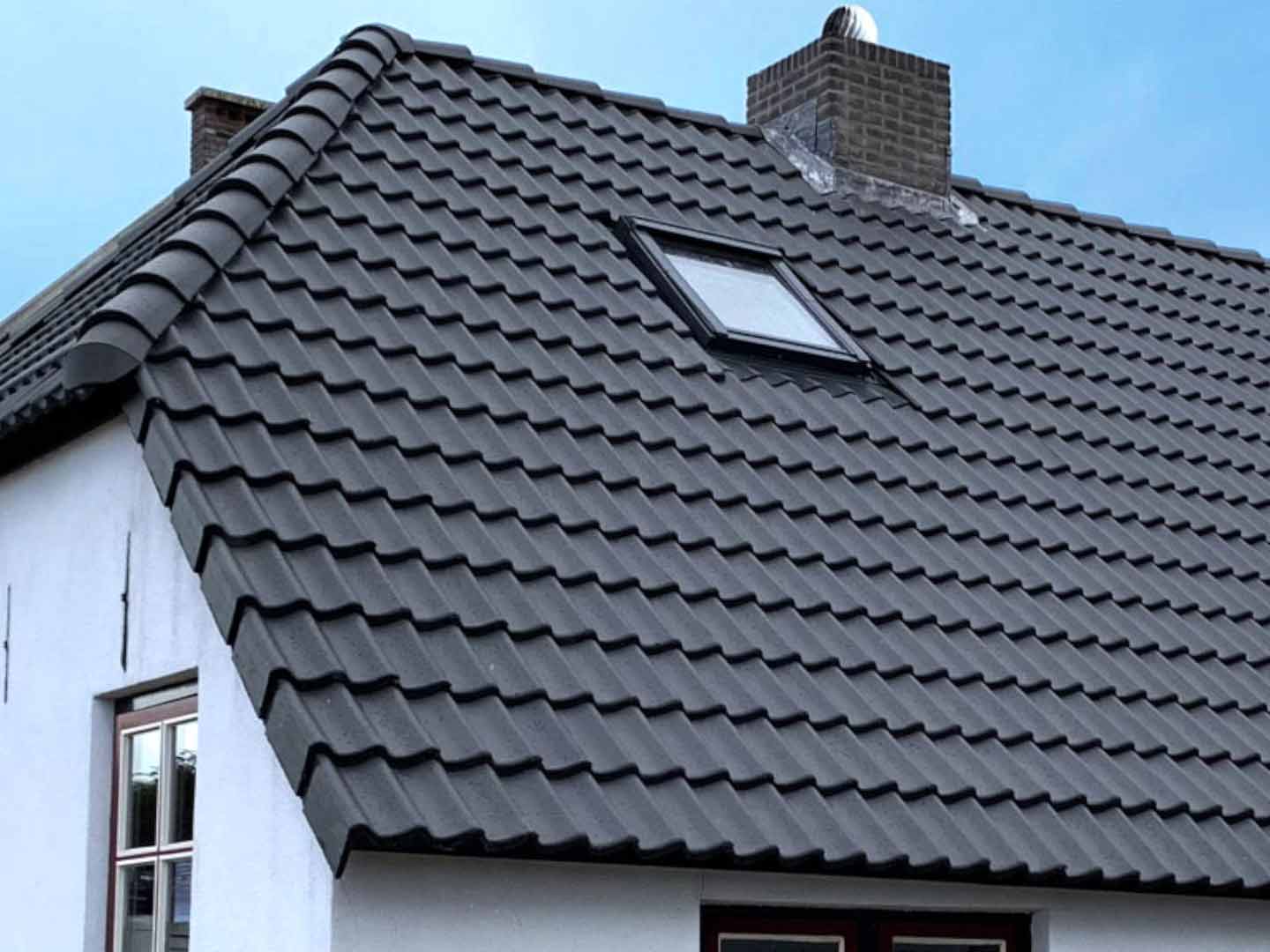 Gerenoveerd pannendak van een woning